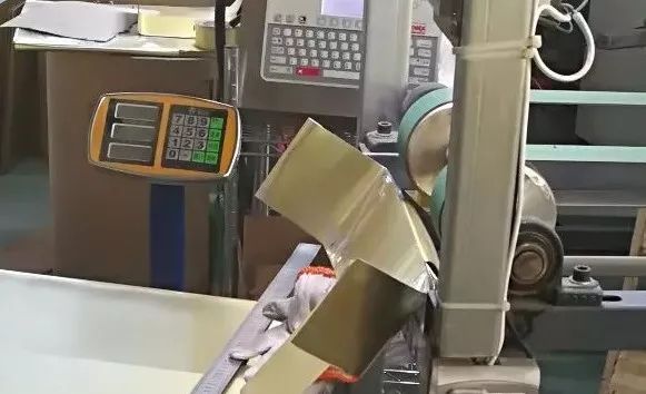 640_3 河南豪瑞包装出产线上的喷码设备