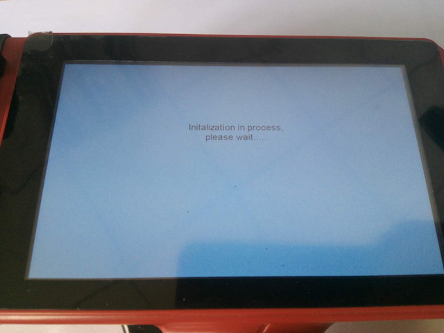 显示Initialization in process的初始化进度界面