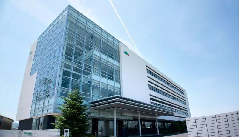 www.eamar_.com_.cn-news121234536 蓝全国的白色玻璃幕墙多层构筑